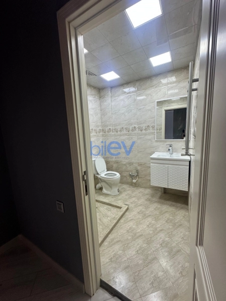 Aylıq Kirayə 3 otaqlı Yeni Tikili bina evi  113m², Bakı