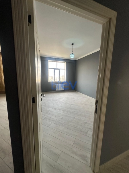 Aylıq Kirayə 3 otaqlı Yeni Tikili bina evi  113m², Bakı