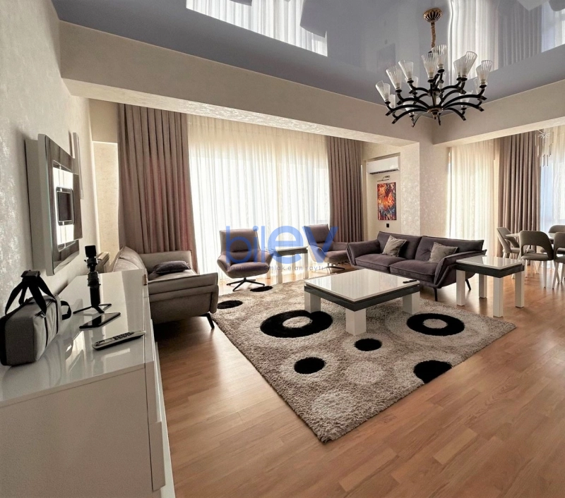 Aylıq Kirayə 4 otaqlı Yeni Tikili bina evi  182m², Bakı