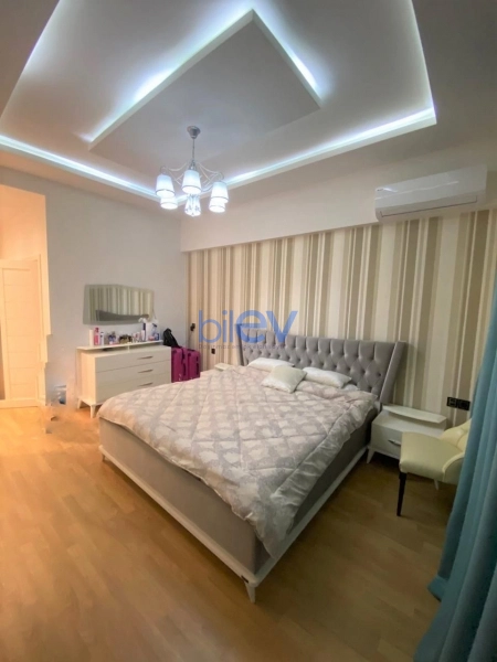 Aylıq Kirayə 3 otaqlı Yeni Tikili bina evi  147m², Bakı