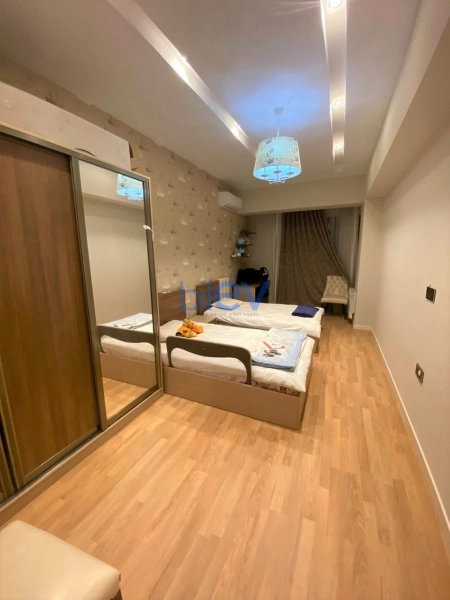 Aylıq Kirayə 3 otaqlı Yeni Tikili bina evi  147m², Bakı