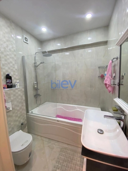 Aylıq Kirayə 3 otaqlı Yeni Tikili bina evi  147m², Bakı