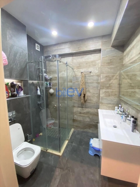 Aylıq Kirayə 3 otaqlı Yeni Tikili bina evi  147m², Bakı