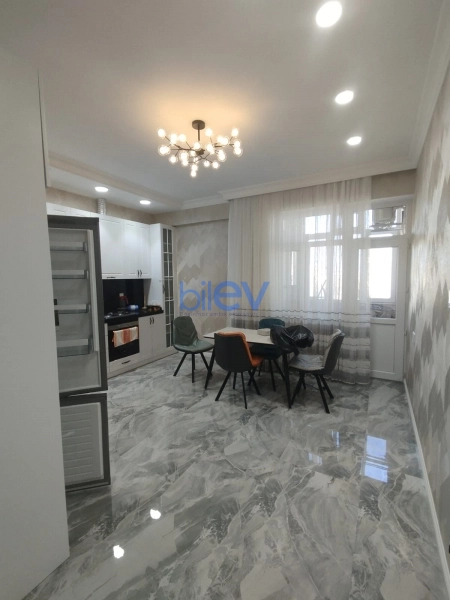 Aylıq Kirayə 3 otaqlı Yeni Tikili bina evi  135m², Bakı