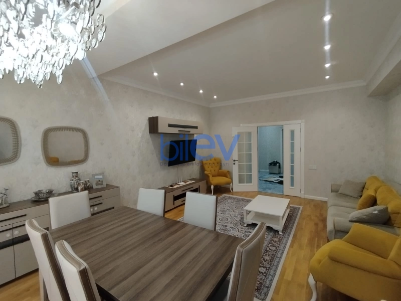 Aylıq Kirayə 3 otaqlı Yeni Tikili bina evi  135m², Bakı