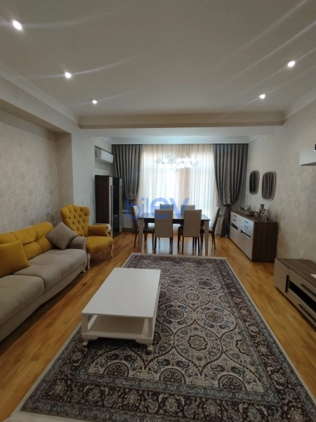 Aylıq Kirayə 3 otaqlı Yeni Tikili bina evi  135m², Bakı