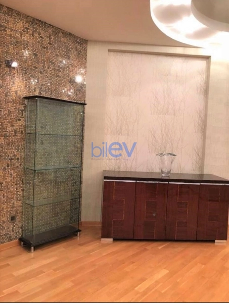 Aylıq Kirayə 3 otaqlı Yeni Tikili bina evi  145m², Bakı