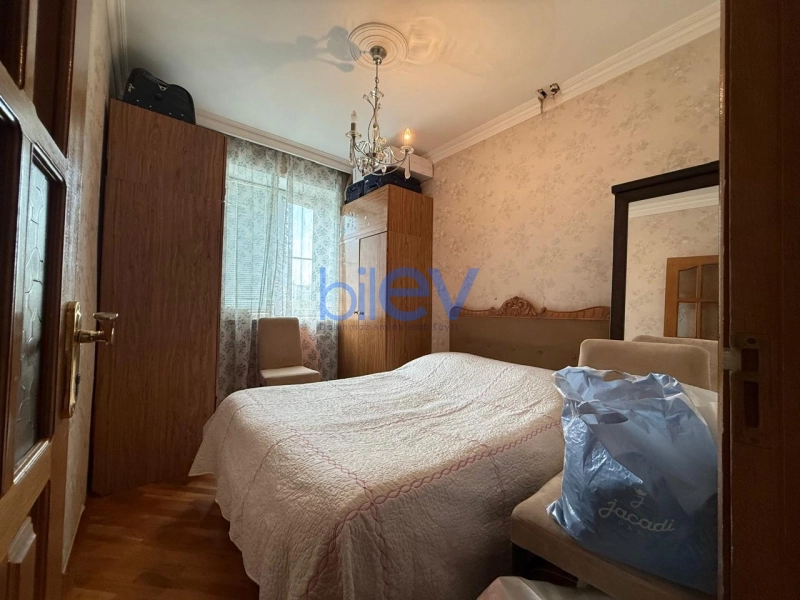 Satış 3 otaqlı Köhnə Tikili bina evi  65m², Bakı