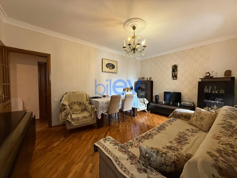 Satış 3 otaqlı Köhnə Tikili bina evi  65m², Bakı