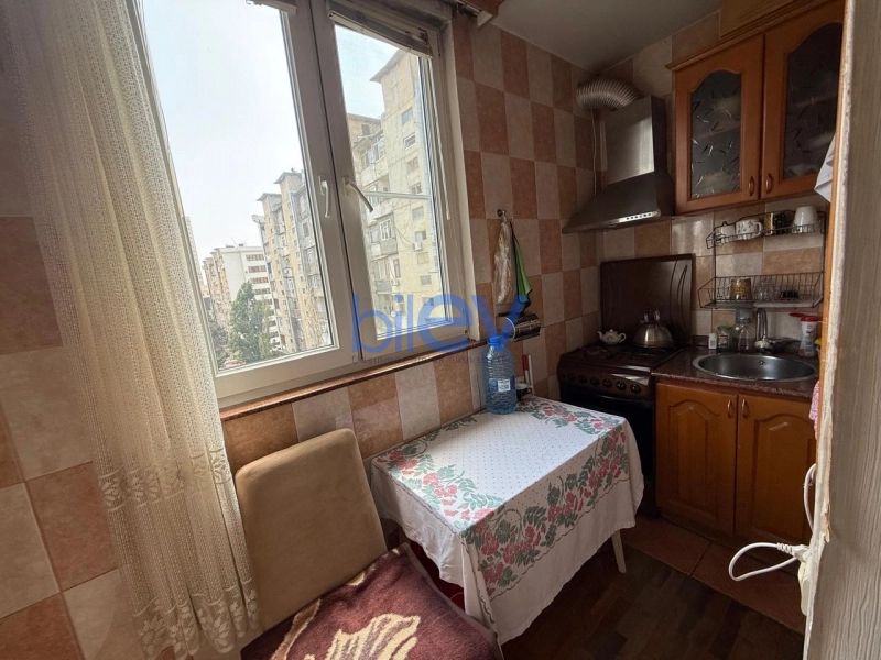Satış 3 otaqlı Köhnə Tikili bina evi  65m², Bakı