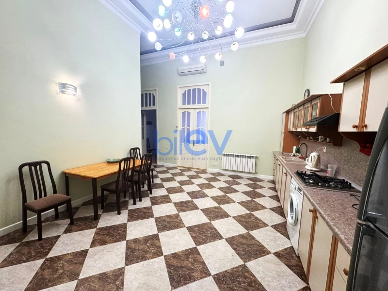 Aylıq Kirayə 2 otaqlı Köhnə Tikili bina evi  90m², Bakı