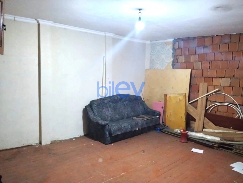 Aylıq Kirayə 4 otaqlı Köhnə Tikili bina evi  81m², Bakı