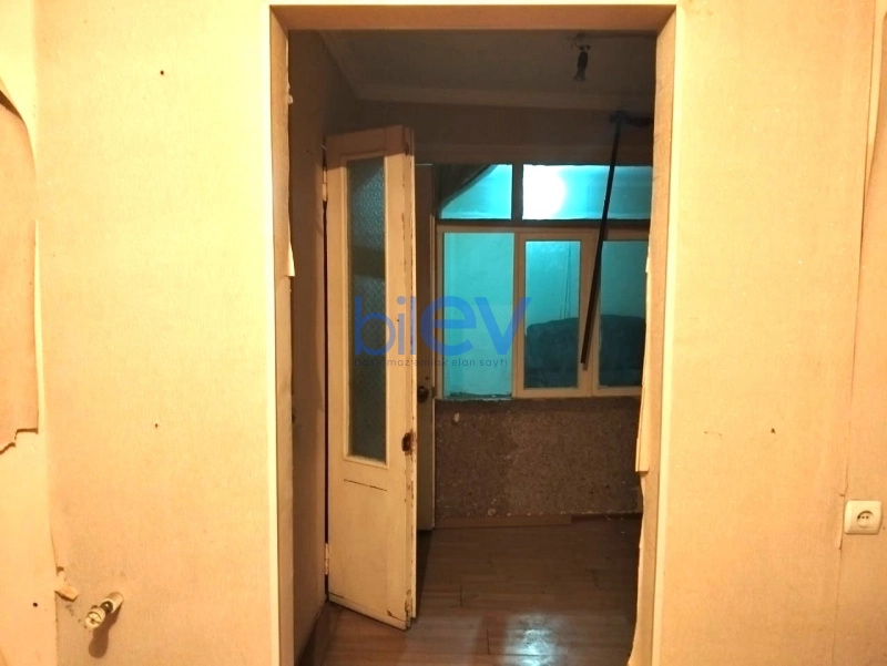 Aylıq Kirayə 4 otaqlı Köhnə Tikili bina evi  81m², Bakı