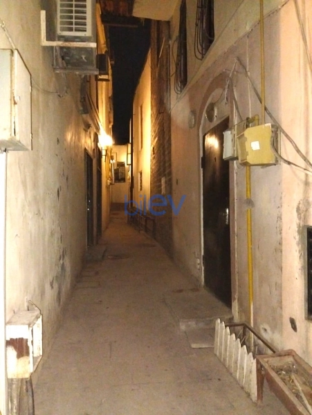 Aylıq Kirayə 4 otaqlı Köhnə Tikili bina evi  81m², Bakı