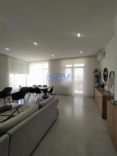 Aylıq Kirayə 3 otaqlı Yeni Tikili bina evi  125m², Bakı