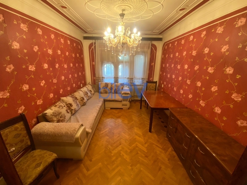 Aylıq Kirayə 3 otaqlı Köhnə Tikili bina evi  80m², Bakı