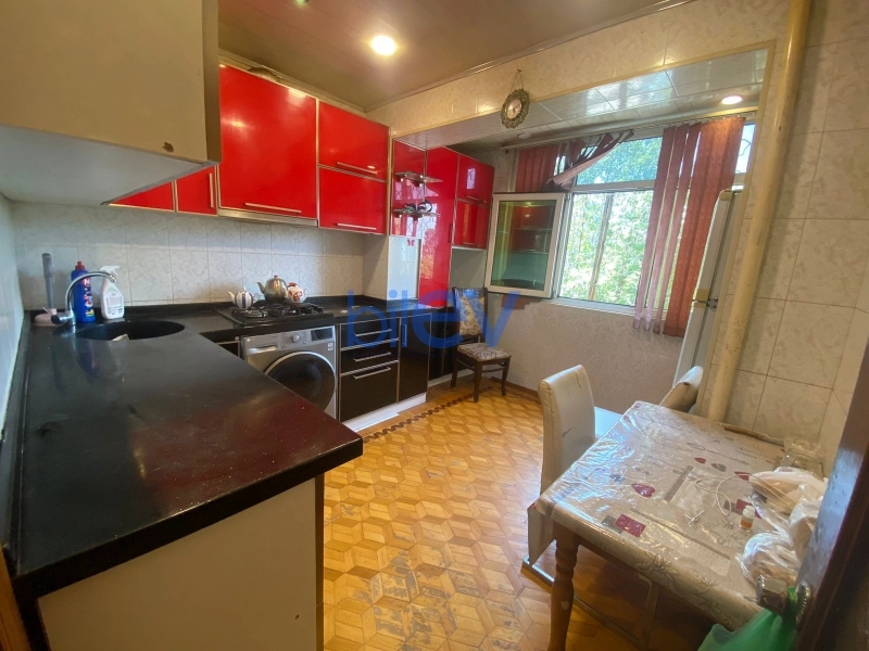 Aylıq Kirayə 3 otaqlı Köhnə Tikili bina evi  80m², Bakı