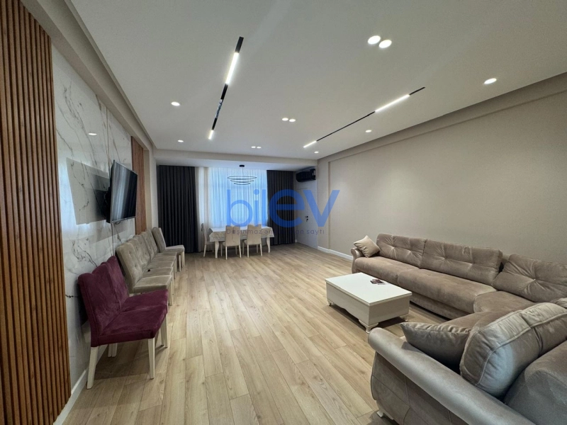 Aylıq Kirayə 3 otaqlı Yeni Tikili bina evi  155m², Bakı