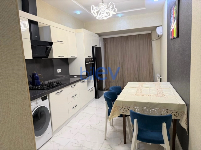 Aylıq Kirayə 3 otaqlı Yeni Tikili bina evi  145m², Bakı