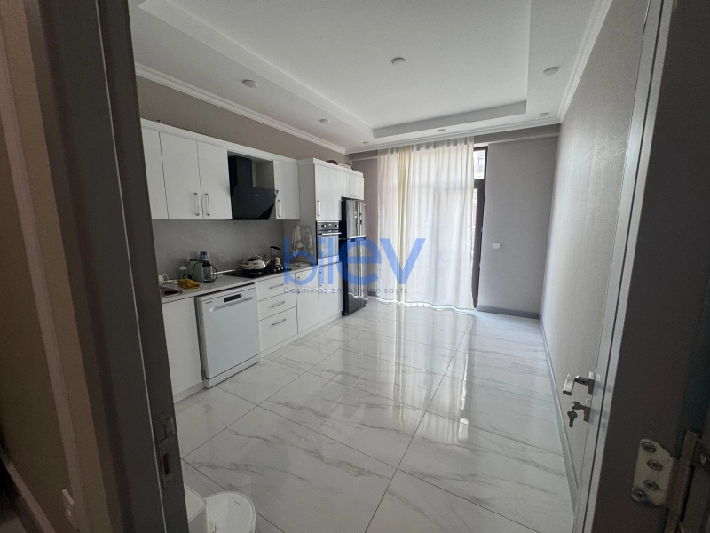 Aylıq Kirayə 2 otaqlı Yeni Tikili bina evi  82m², Bakı