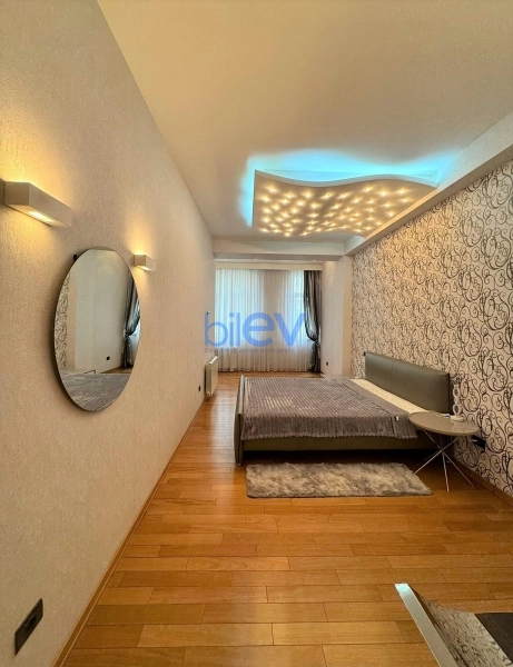 Aylıq Kirayə 4 otaqlı Yeni Tikili bina evi  175m², Bakı