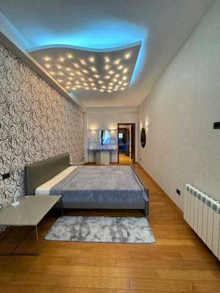Aylıq Kirayə 4 otaqlı Yeni Tikili bina evi  175m², Bakı