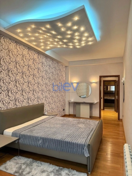 Aylıq Kirayə 4 otaqlı Yeni Tikili bina evi  175m², Bakı