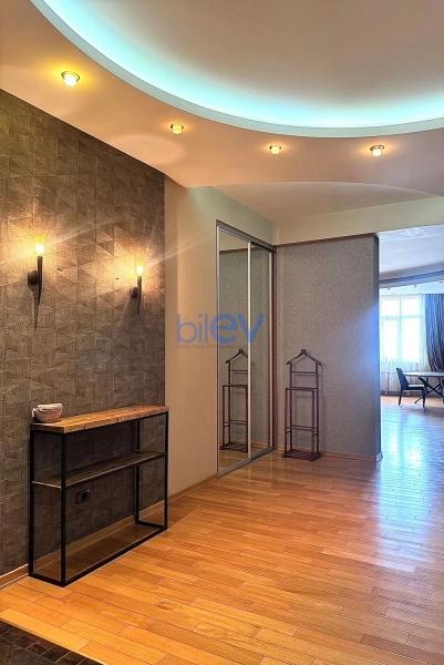 Aylıq Kirayə 4 otaqlı Yeni Tikili bina evi  175m², Bakı
