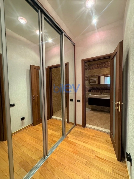 Aylıq Kirayə 4 otaqlı Yeni Tikili bina evi  175m², Bakı