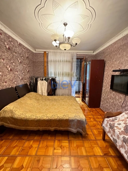 Satış 4 otaqlı Köhnə Tikili bina evi  110m², Bakı