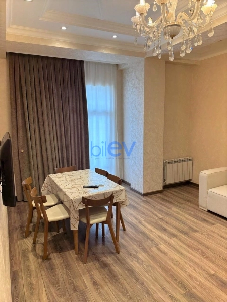 Aylıq Kirayə 3 otaqlı Yeni Tikili bina evi  97m², Bakı
