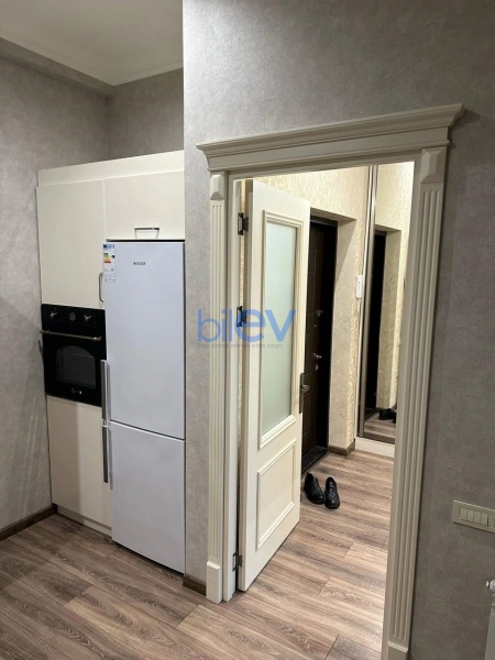 Aylıq Kirayə 3 otaqlı Yeni Tikili bina evi  97m², Bakı