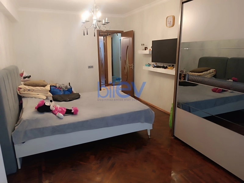Satış 6 otaqlı Köhnə Tikili bina evi  200m², Bakı