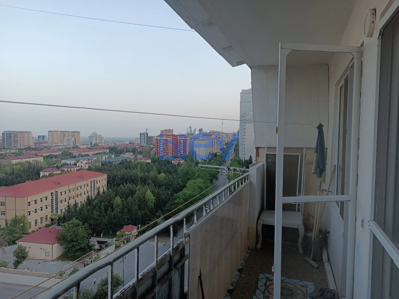Satış 6 otaqlı Köhnə Tikili bina evi  200m², Bakı