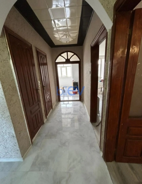 Satış 4 otaqlı Köhnə Tikili bina evi  105m², Sumqayıt