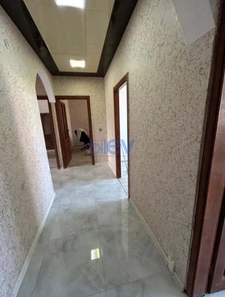 Satış 4 otaqlı Köhnə Tikili bina evi  105m², Sumqayıt