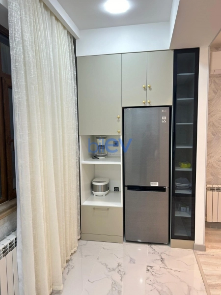 Aylıq Kirayə 3 otaqlı Yeni Tikili bina evi  105m², Bakı