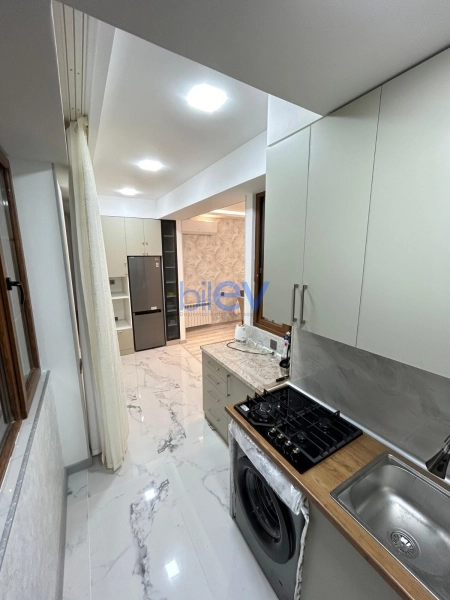 Aylıq Kirayə 3 otaqlı Yeni Tikili bina evi  105m², Bakı