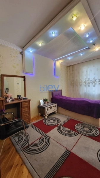 Satış 4 otaqlı Köhnə Tikili bina evi  120m², Bakı