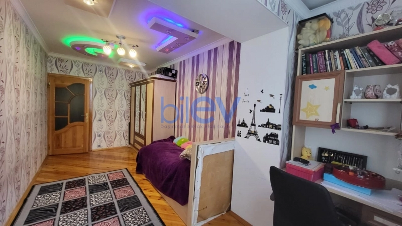 Satış 4 otaqlı Köhnə Tikili bina evi  120m², Bakı