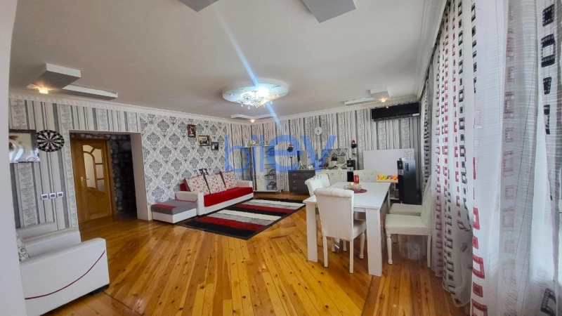 Satış 4 otaqlı Köhnə Tikili bina evi  120m², Bakı