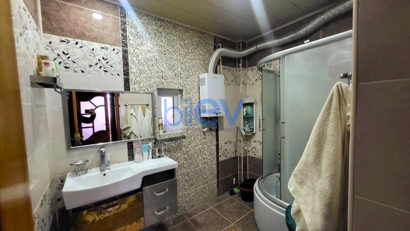 Satış 4 otaqlı Köhnə Tikili bina evi  120m², Bakı