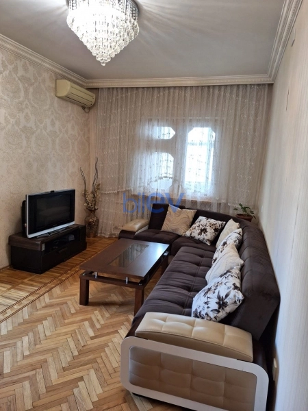 Aylıq Kirayə 2 otaqlı Köhnə Tikili bina evi  80m², Bakı