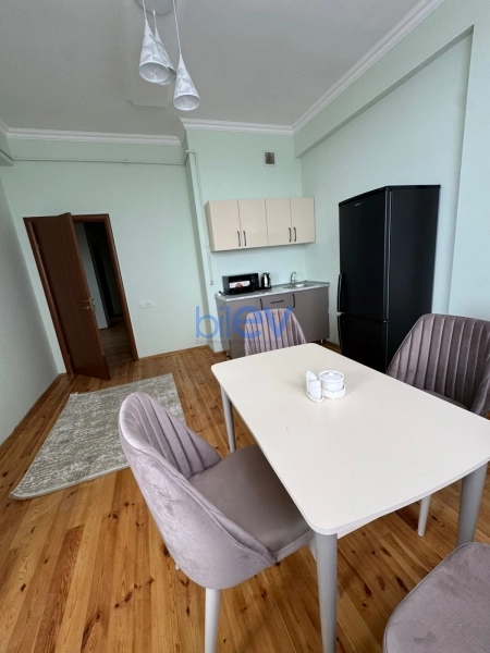 Aylıq Kirayə 3 otaqlı Yeni Tikili bina evi  120m², Bakı