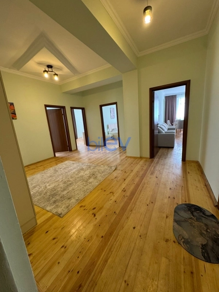 Aylıq Kirayə 3 otaqlı Yeni Tikili bina evi  120m², Bakı