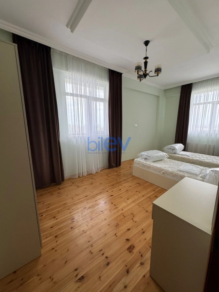 Aylıq Kirayə 3 otaqlı Yeni Tikili bina evi  120m², Bakı