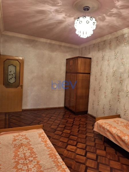 Aylıq Kirayə 3 otaqlı Köhnə Tikili bina evi  80m², Bakı