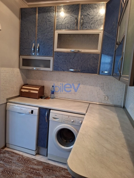 Aylıq Kirayə 3 otaqlı Köhnə Tikili bina evi  80m², Bakı