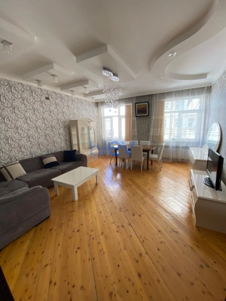 Aylıq Kirayə 3 otaqlı Yeni Tikili bina evi  120m², Bakı