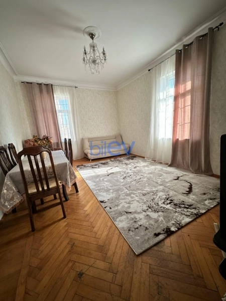 Aylıq Kirayə 2 otaqlı Köhnə Tikili bina evi  68m², Bakı